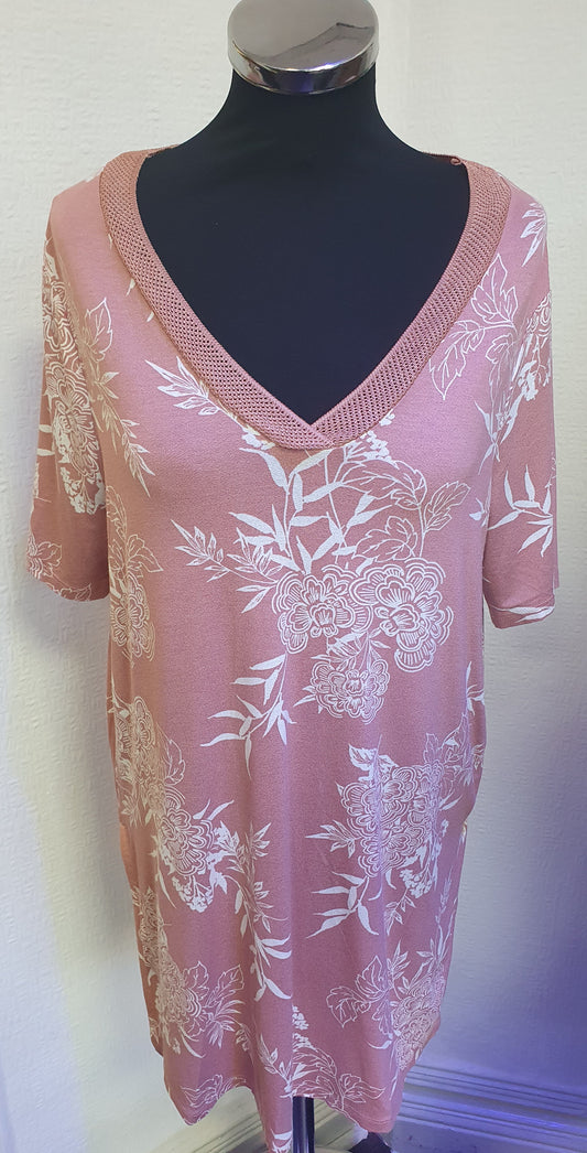 M&S Long Top Size 14