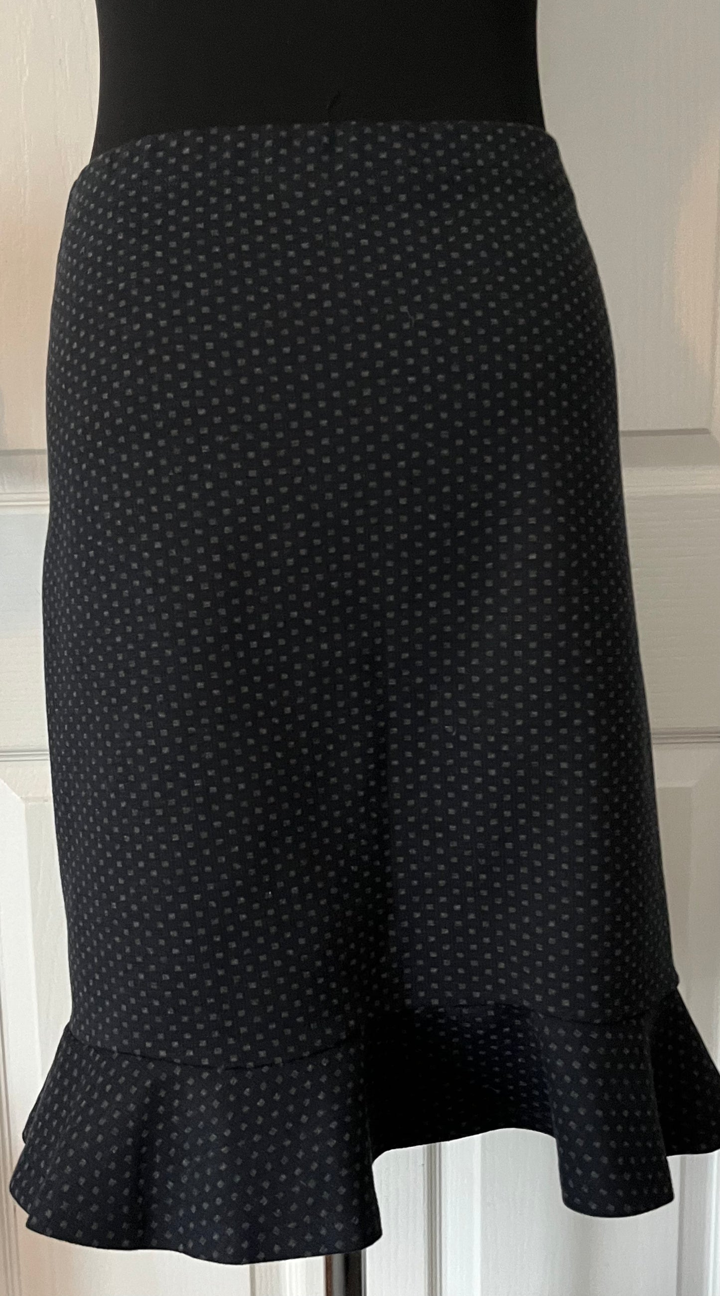 TU Dotty Frill Bottom Skirt Size 22