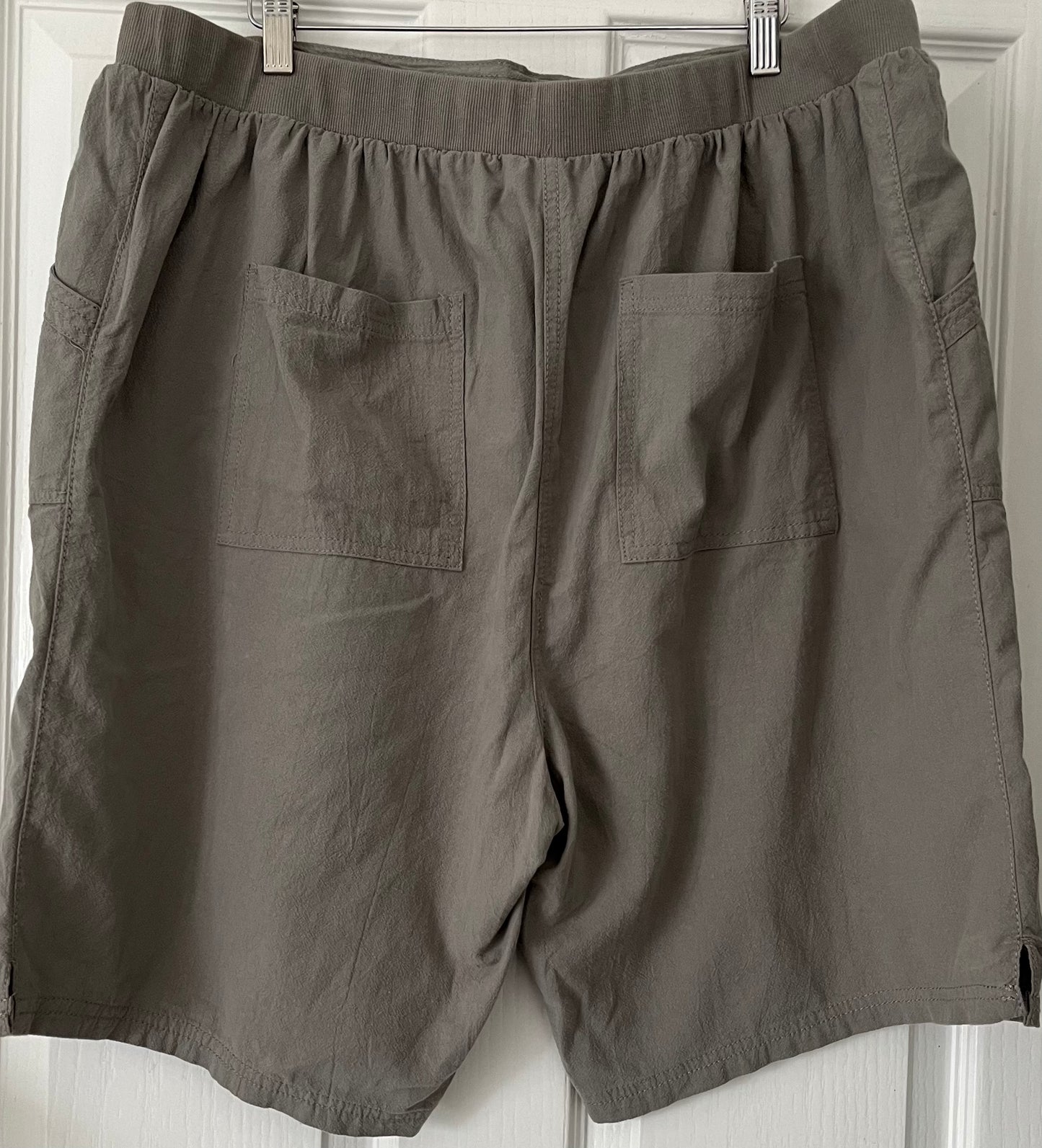 Yours Green Shorts Size 20