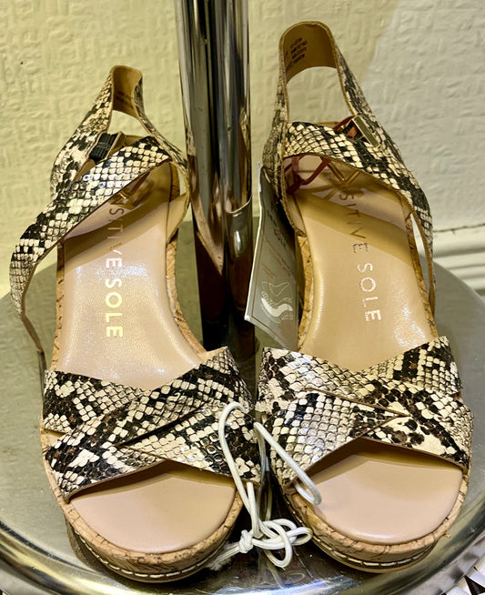 F&F Wedge Sandals size 4