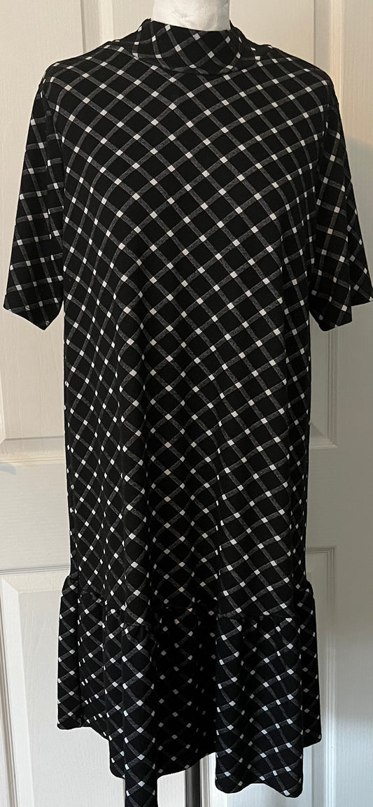 F&F Black and White Dress Size 14