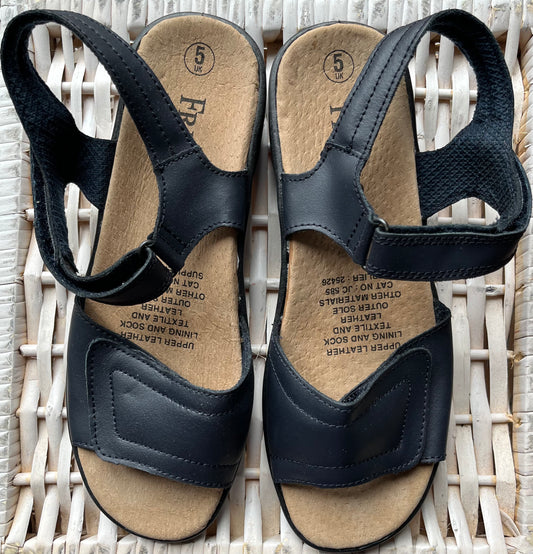 Free Step Navy Sandals Size 5