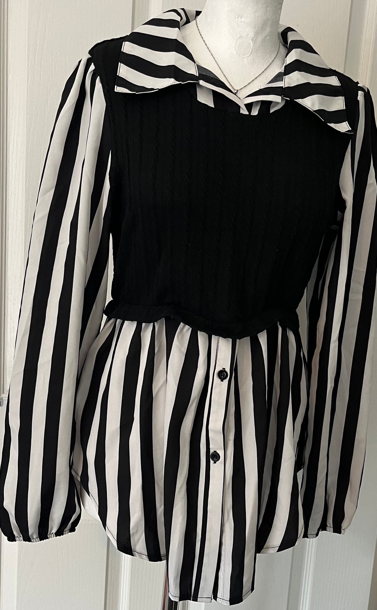 Shein Black and White Top Size L