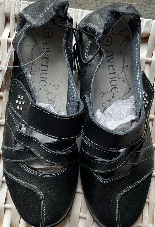 Avenue Black Shoe Size 4